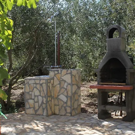 With A Parking Space - 8404 Appartement Ugljan