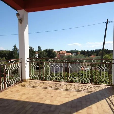 With A Parking Space - 8404