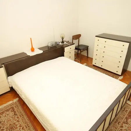 With A Parking Space - 8404 * Ugljan