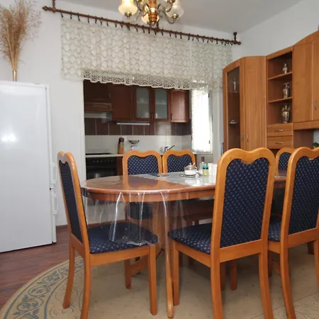 Appartement With A Parking Space - 8404