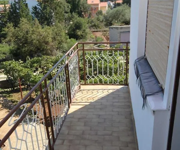 With A Parking Space - 8404