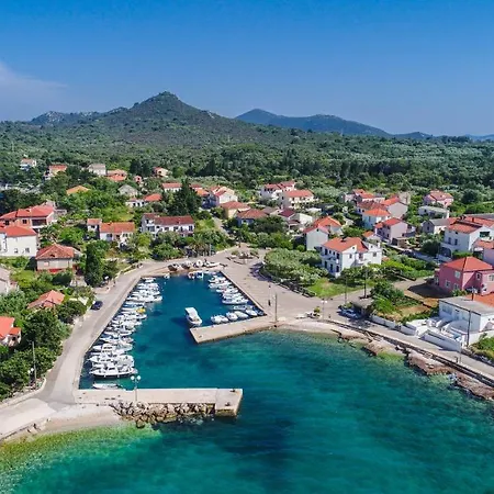 With A Parking Space - 8404 アパート ウグリャン