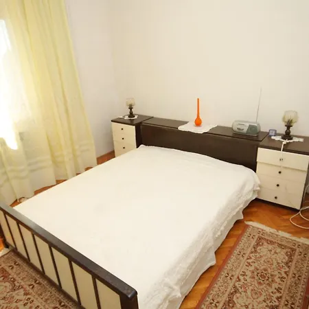 With A Parking Space - 8404 * ウグリャン