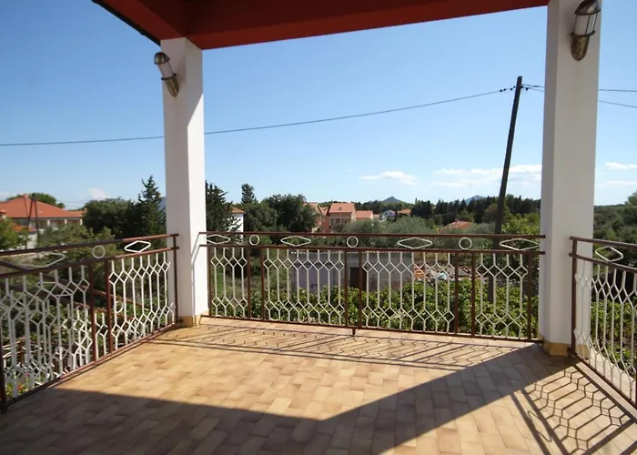 With A Parking Space - 8404