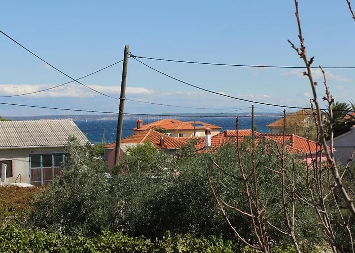 With A Parking Space - 8404 Углян