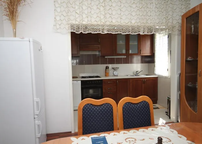 Apartman With A Parking Space - 8404